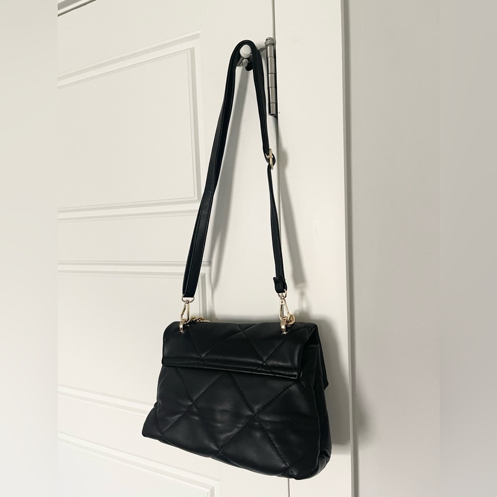 Black Quilted Hand Bag - Picture 14 of 14
